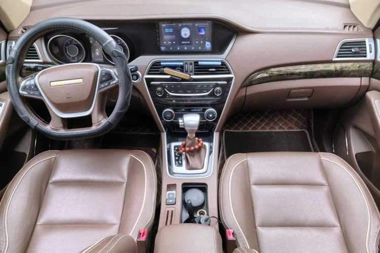 Used Leopaard CS10 2017 2.0T Automatic Urban Version Interior 1