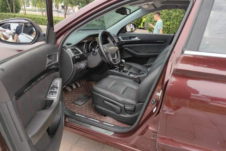 Used Leopaard CS10 2017 1.5T Manual Prestige Model Interior 3