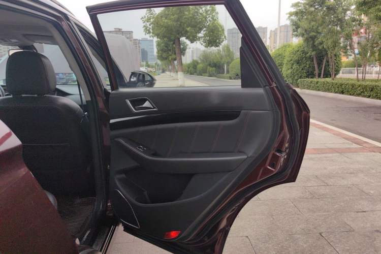 Used Leopaard CS10 2017 1.5T Manual Prestige Model Interior 6