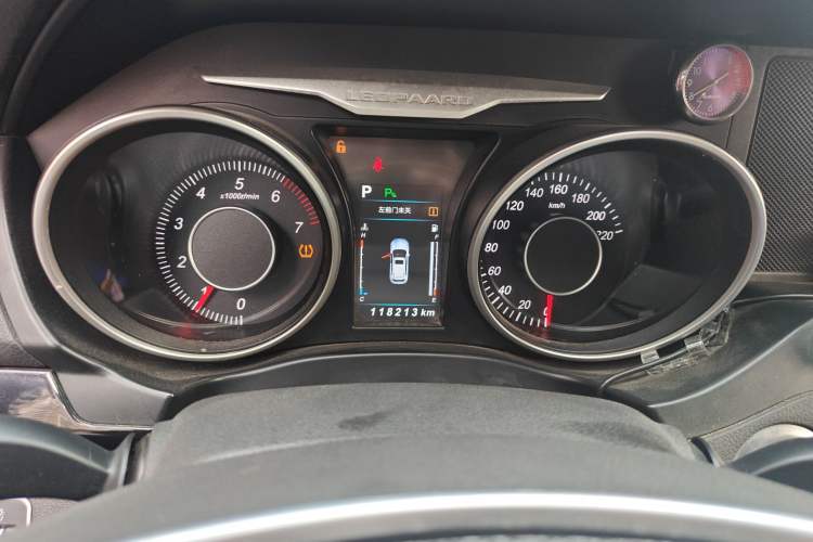 Used Leopaard CS10 2017 1.5T CVT Luxury Model Odometer Close Up