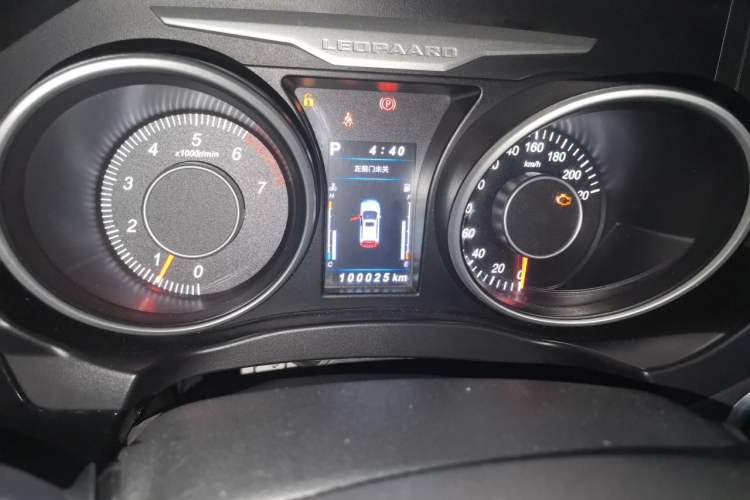 Used Leopaard CS10 2017 2.0T Automatic Urban Version Odometer Close Up