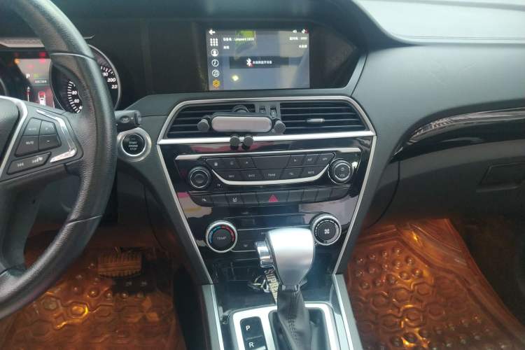 Used Leopaard CS10 2017 2.0T Automatic Luxury Model Audio And AC Panel