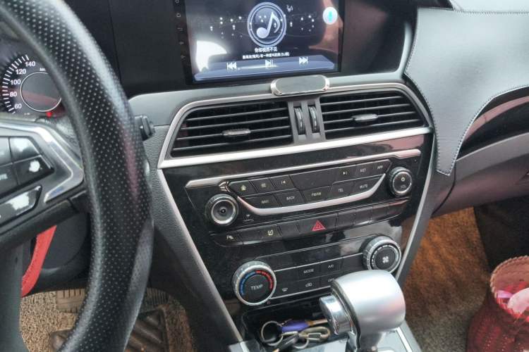 Used Leopaard CS10 2017 2.0T Automatic Luxury Model Audio And AC Panel