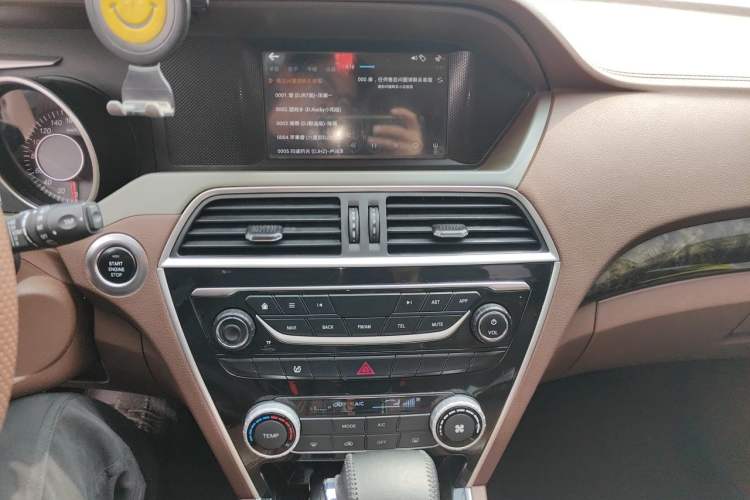 Used Leopaard CS10 2017 2.0T Automatic Urban Version Audio And AC Panel