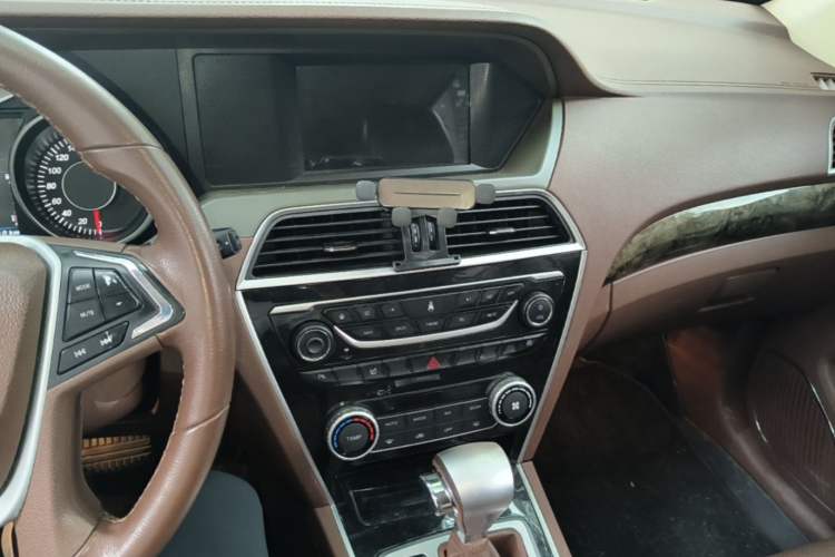 Used Leopaard CS10 2017 1.5T CVT Luxury Model Audio And AC Panel