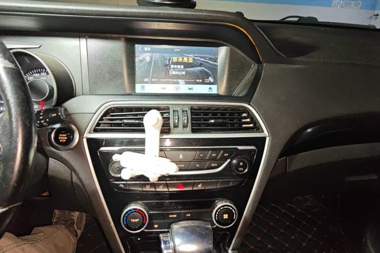 Used Leopaard CS10 2017 2.0T Automatic Luxury Edition Audio And AC Panel