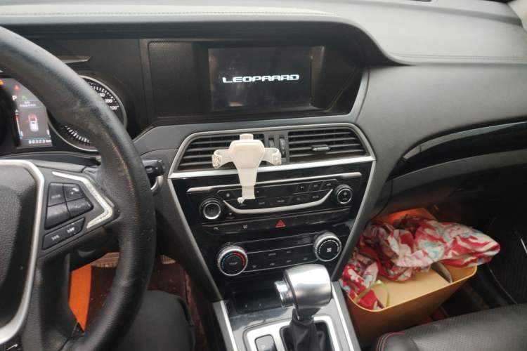 Used Leopaard CS10 2017 2.0T Automatic Luxury Model Audio And AC Panel