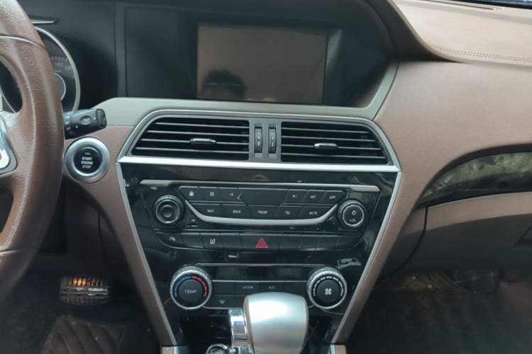 Used Leopaard CS10 2017 2.0T Automatic Luxury Model Audio And AC Panel