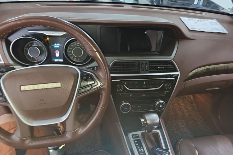 Used Leopaard CS10 2017 1.5T CVT Luxury Model Center Console