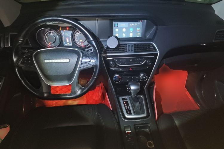 Used Leopaard CS10 2017 1.5T CVT Luxury Model Center Console