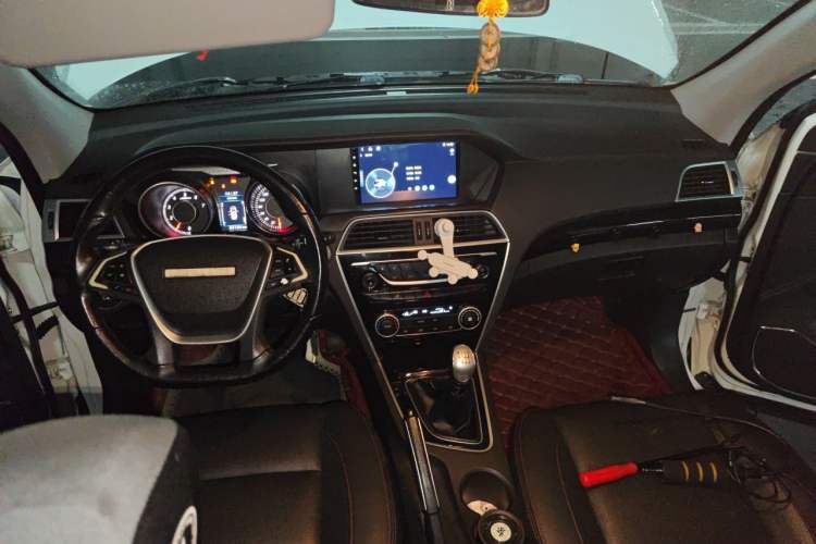 Used Leopaard CS10 2017 2.0T Manual Fashion Edition Center Console