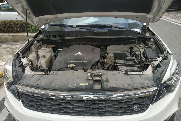 Used Leopaard CS10 2017 2.0T Automatic Luxury Model Engine Bay