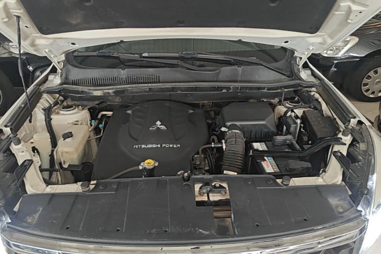 Used Leopaard CS10 2017 2.0T Automatic Urban Version Engine Bay