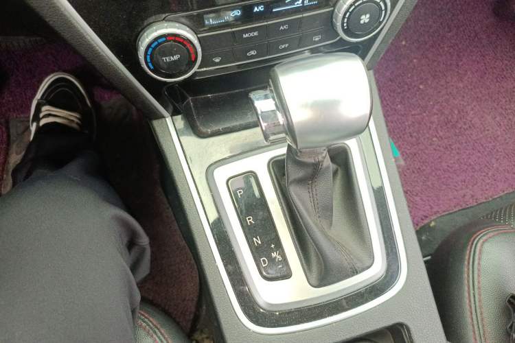 Used Leopaard CS10 2017 2.0T Automatic Luxury Model Gear Lever