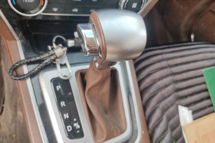 Used Leopaard CS10 2017 2.0T Automatic Luxury Model Gear Lever