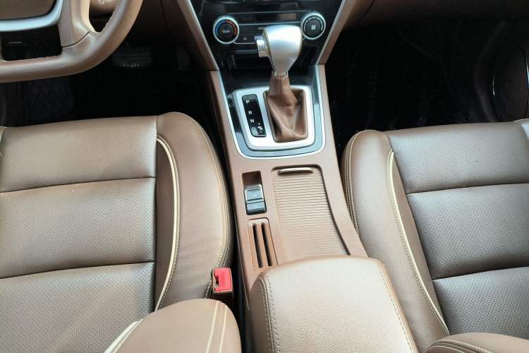 Used Leopaard CS10 2017 2.0T Automatic Urban Version Gear Lever