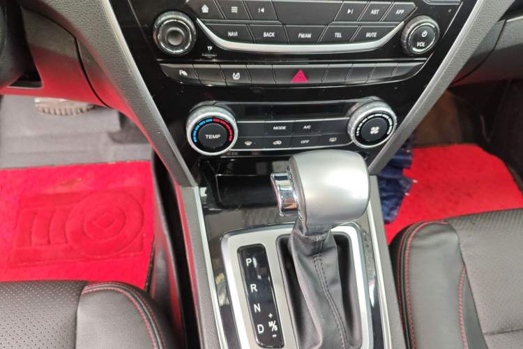 Used Leopaard CS10 2017 2.0T Automatic Luxury Model Gear Lever