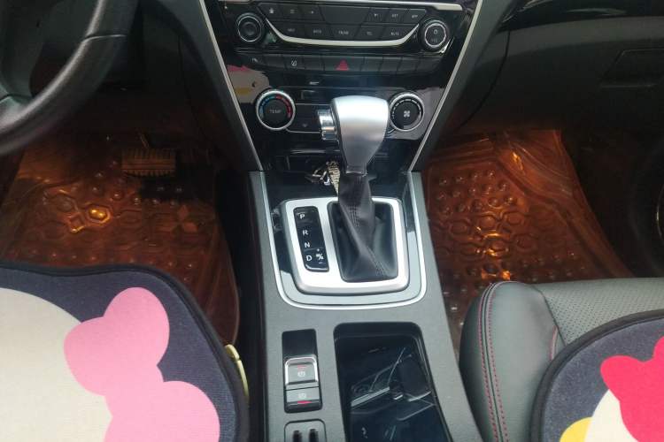 Used Leopaard CS10 2017 2.0T Automatic Luxury Model Gear Lever