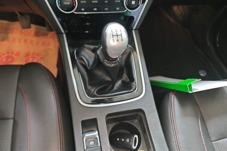 Used Leopaard CS10 2017 1.5T Manual Prestige Model Gear Lever