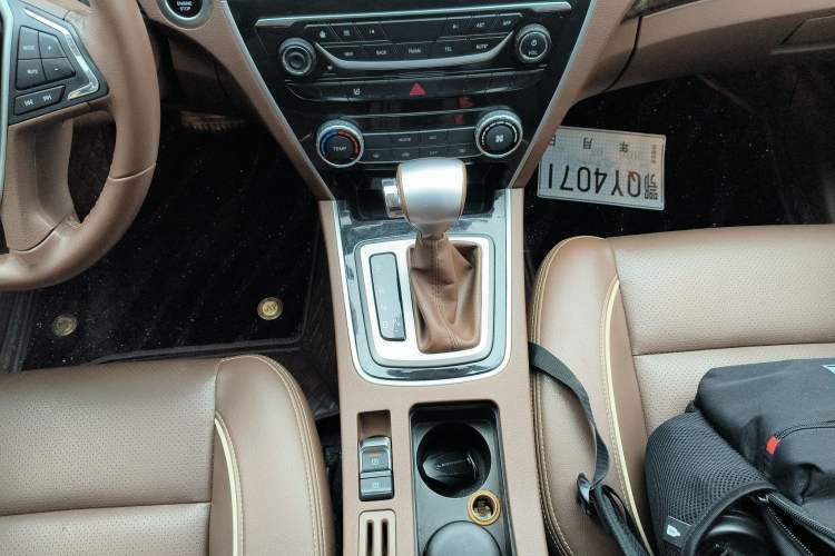 Used Leopaard CS10 2017 2.0T Automatic Urban Version Gear Lever