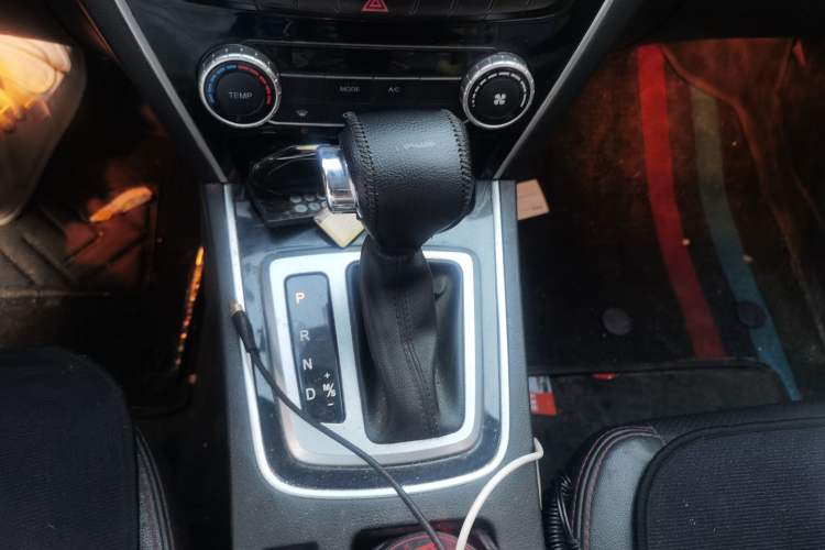 Used Leopaard CS10 2017 2.0T Automatic Urban Version Gear Lever