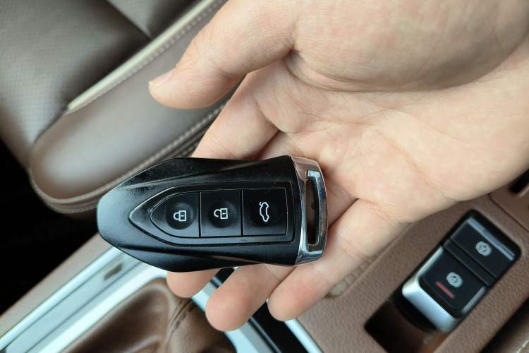 Used Leopaard CS10 2017 2.0T Automatic Urban Version Interior 1