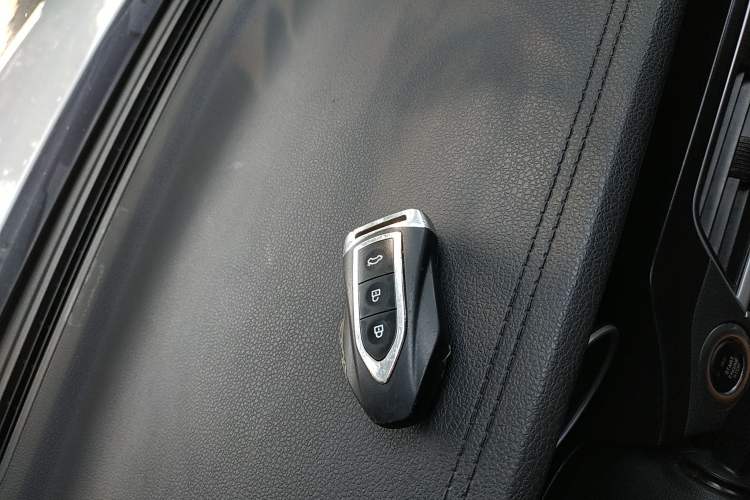 Used Leopaard CS10 2017 2.0T Automatic Luxury Model Interior 1