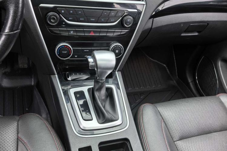 Used Leopaard CS10 2017 2.0T Automatic Urban Version Interior 2