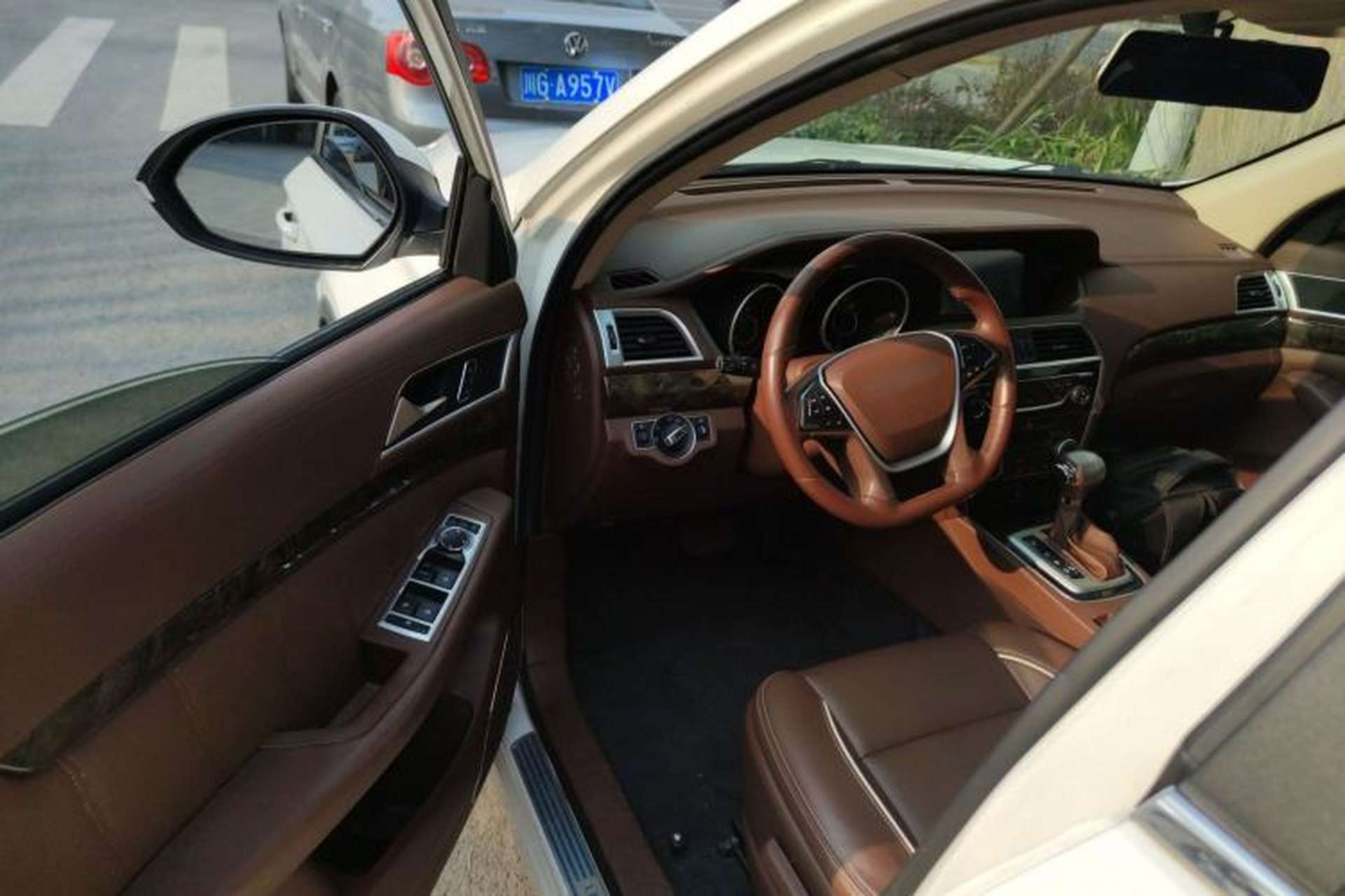 Used Leopaard CS10 2017 2.0T Automatic Urban Version Interior 3