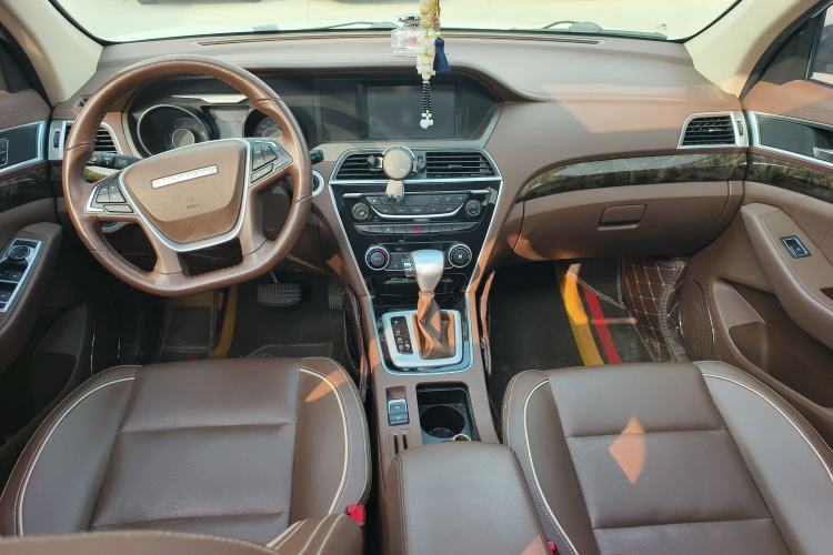 Used Leopaard CS10 2017 2.0T Automatic Urban Version Interior 3