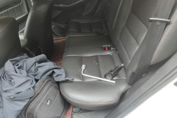Used Leopaard CS10 2017 2.0T Automatic Urban Version Interior 4