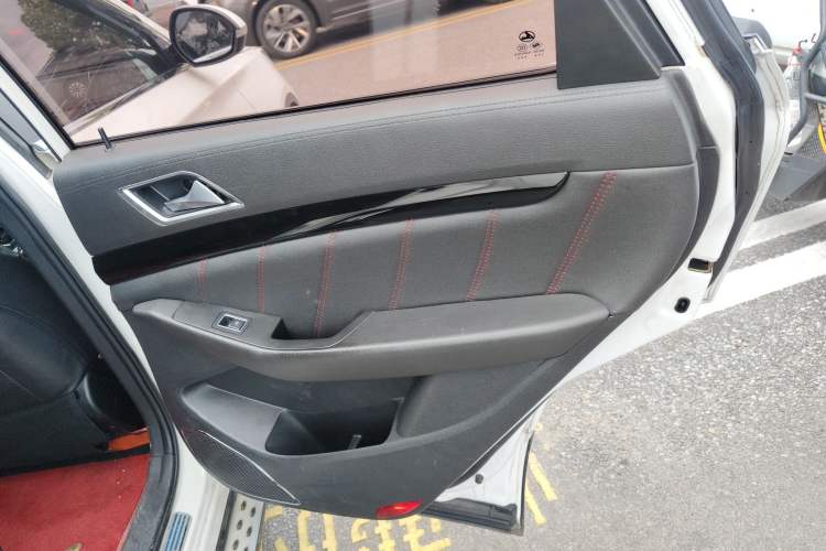 Used Leopaard CS10 2017 2.0T Automatic Urban Version Interior 6