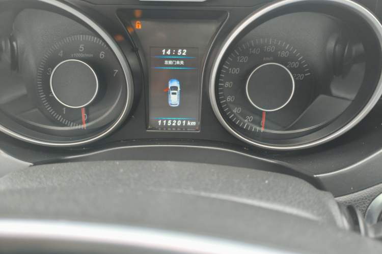 Used Leopaard CS10 2017 1.5T CVT Luxury Model Odometer Close Up