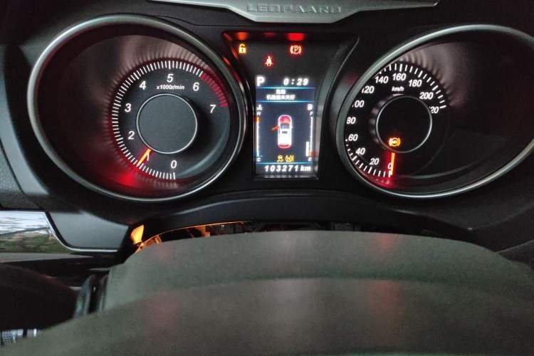 Used Leopaard CS10 2017 1.5T CVT Elite Model Odometer Close Up