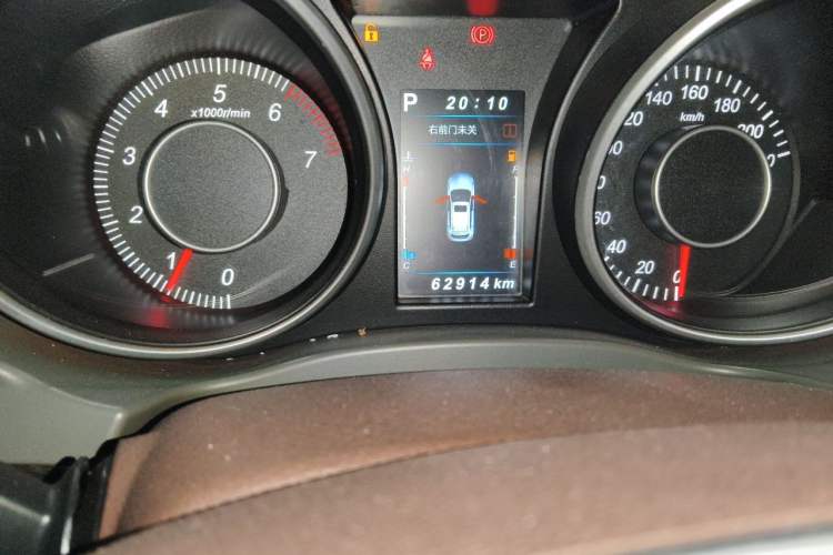 Used Leopaard CS10 2017 2.0T Automatic Urban Version Odometer Close Up
