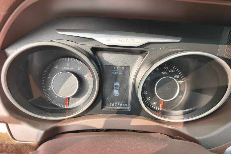 Used Leopaard CS10 2017 2.0T Automatic Urban Version Odometer Close Up