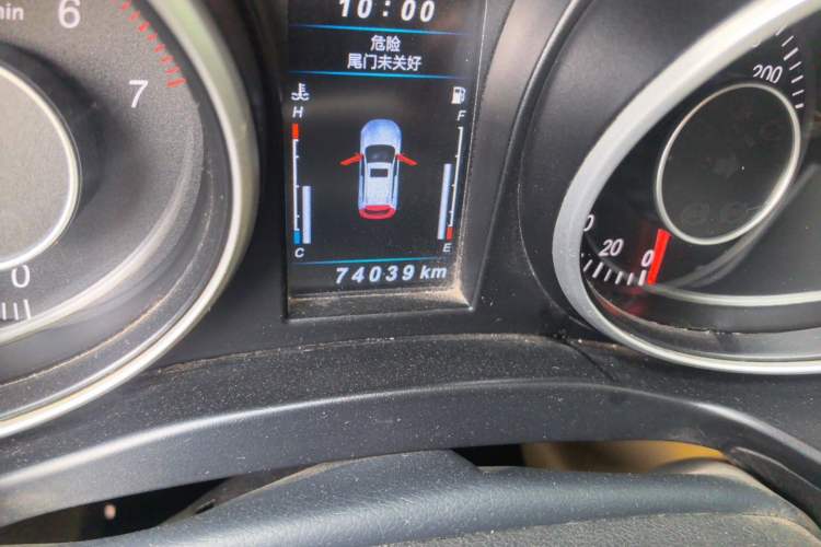 Used Leopaard CS10 2017 2.0T Manual Fashion Edition Odometer Close Up