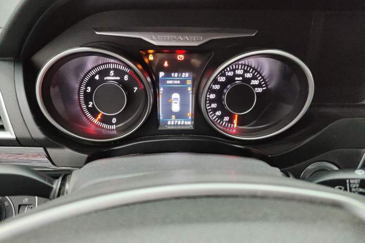 Used Leopaard CS10 2017 2.0T Automatic Urban Version Odometer Close Up