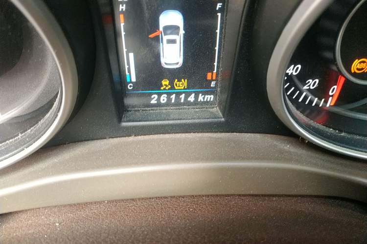 Used Leopaard CS10 2017 2.0T Automatic Luxury Model Odometer Close Up