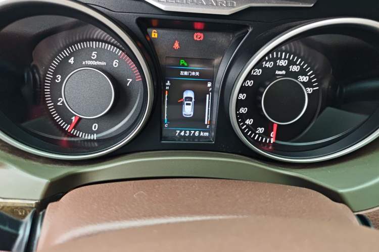 Used Leopaard CS10 2017 2.0T Manual Excellence Edition Odometer Close Up
