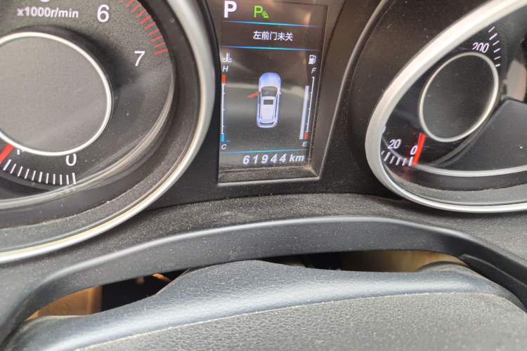 Used Leopaard CS10 2017 2.0T Automatic Luxury Model Odometer Close Up