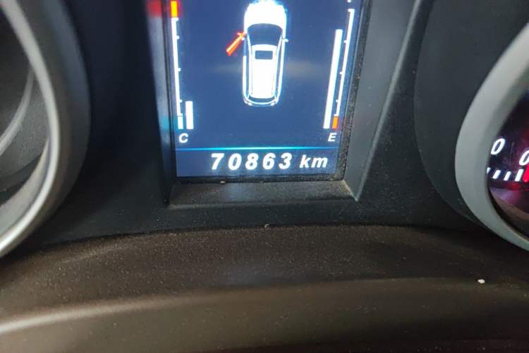 Used Leopaard CS10 2017 2.0T Automatic Luxury Model Odometer Close Up