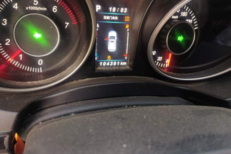 Used Leopaard CS10 2017 2.0T Automatic Urban Version Odometer Close Up