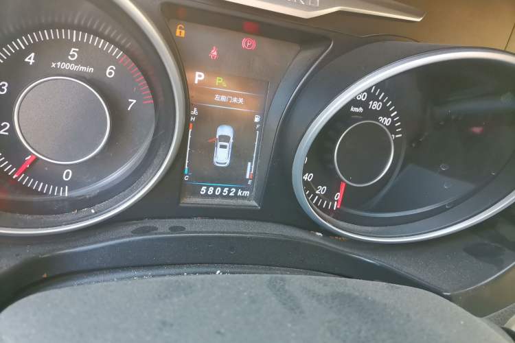 Used Leopaard CS10 2017 1.5T CVT Luxury Model Odometer Close Up
