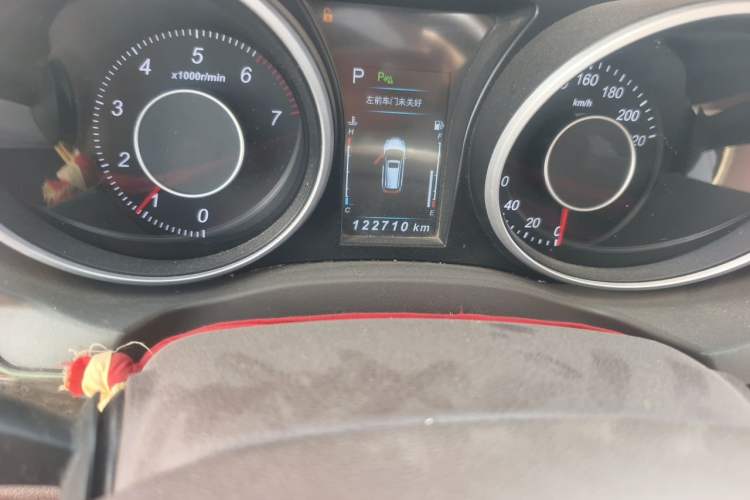 Used Leopaard CS10 2017 2.0T Automatic Luxury Model Odometer Close Up