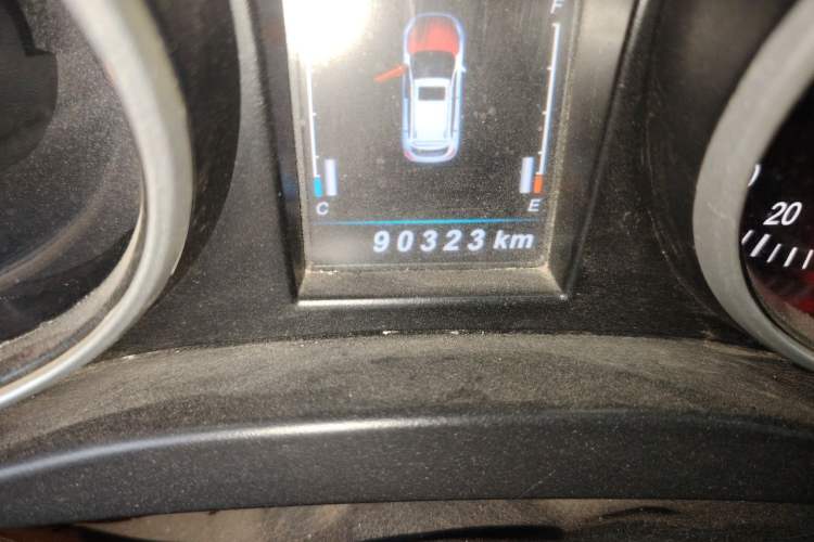 Used Leopaard CS10 2017 2.0T Automatic Luxury Model Odometer Close Up