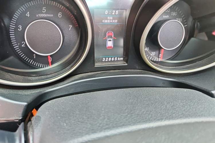 Used Leopaard CS10 2017 2.0T Manual Excellence Edition Odometer Close Up