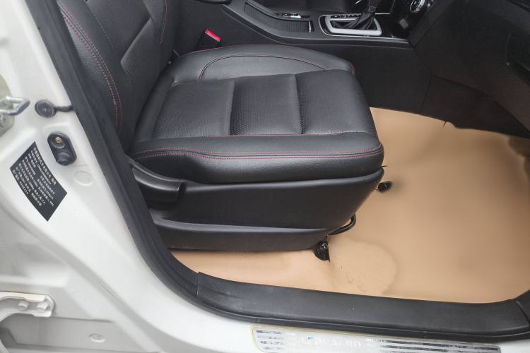 Used Leopaard CS10 2017 1.5T CVT Luxury Model Right Front Seat
