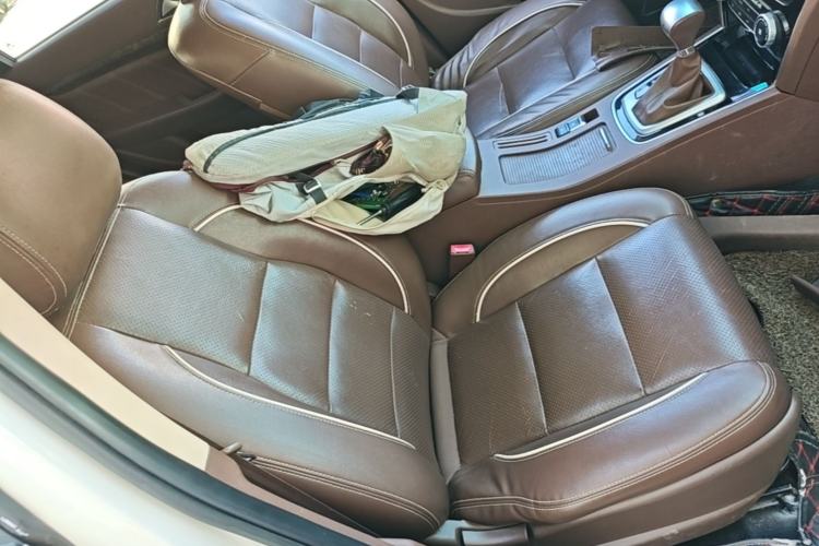 Used Leopaard CS10 2017 2.0T Automatic Luxury Model Right Front Seat