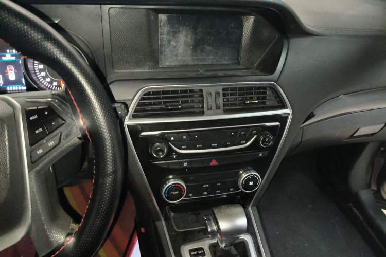 Used Leopaard CS10 2017 1.5T CVT Elite Model Audio And AC Panel